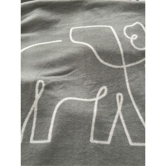 Ivory Ella Logo Fleece Blanket in Grey - Picture 3 of 4